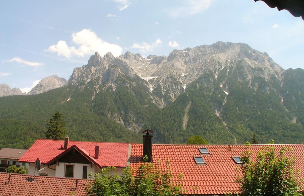 Ferienwohnung FeWo Lebensfreude Mittenwald Zimmer foto