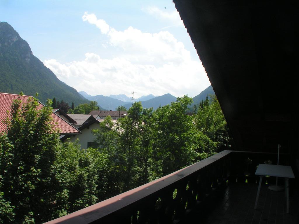 Ferienwohnung FeWo Lebensfreude Mittenwald Zimmer foto