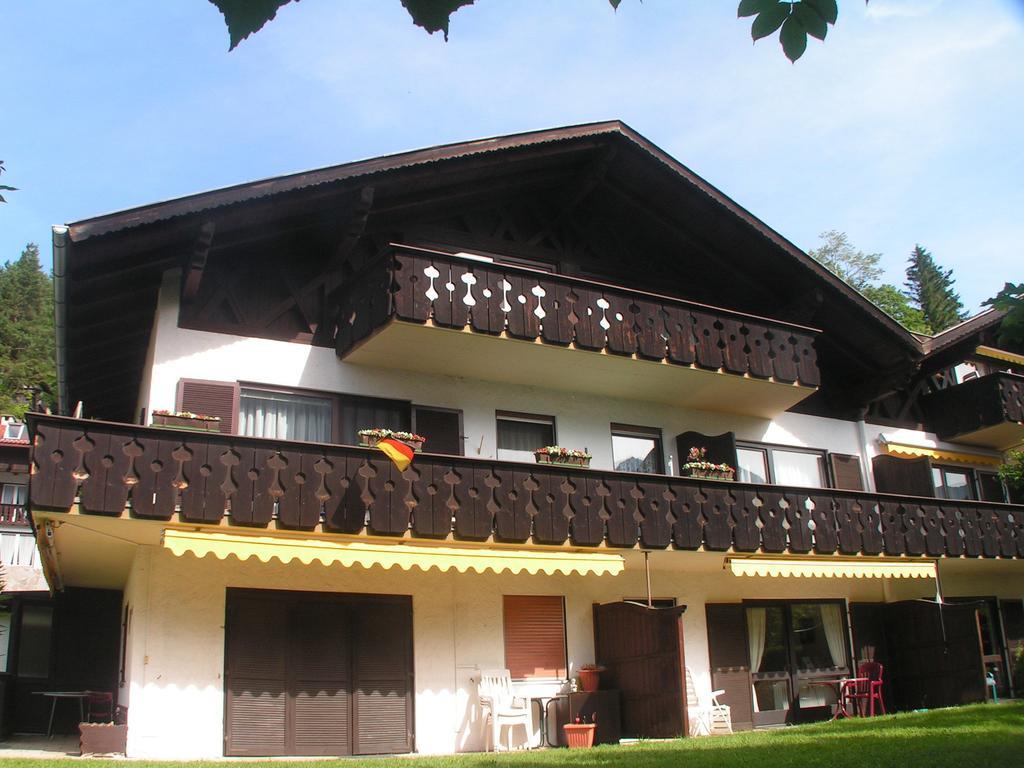 Ferienwohnung FeWo Lebensfreude Mittenwald Zimmer foto